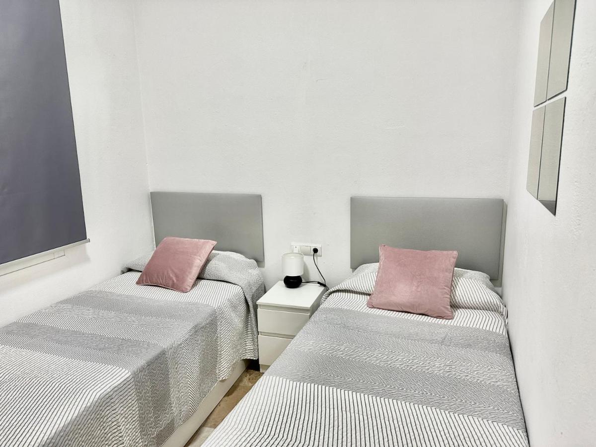 Apartamento Acogedor Y Moderno En Pleno Centro De Sevilla Con Parking Gratis Sevilha Exterior foto